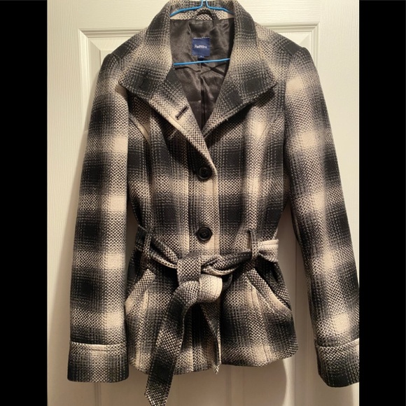 Reitmans spring/fall coat - Picture 1 of 3
